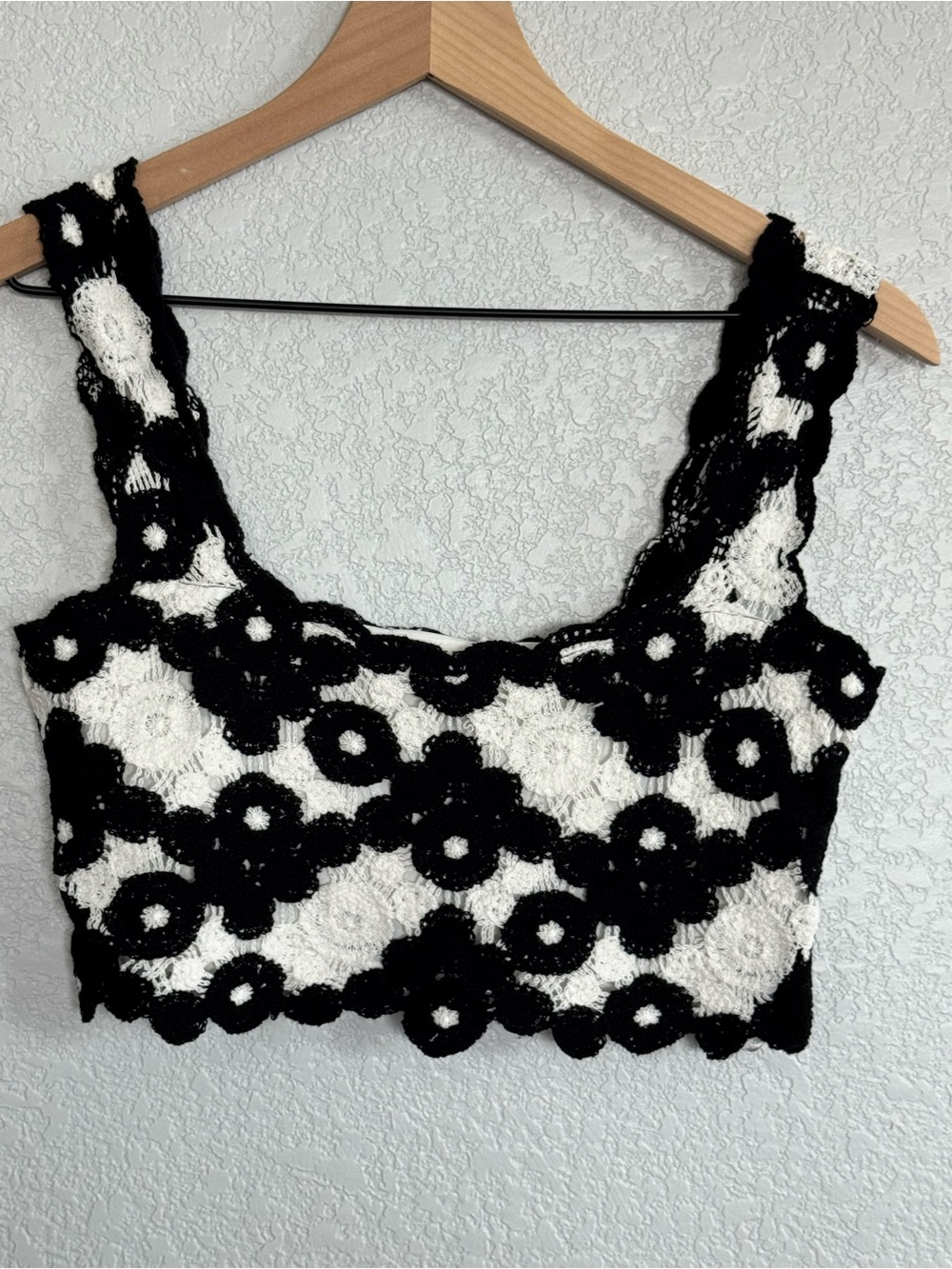 Avec Les Filles Black and White Crochet Floral Crop Top -Size XS/S